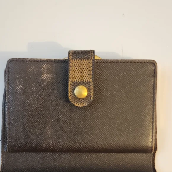 Louis Vuitton Damier Ebene French Kisslock Wallet. Unisex - Picture 11 of 16